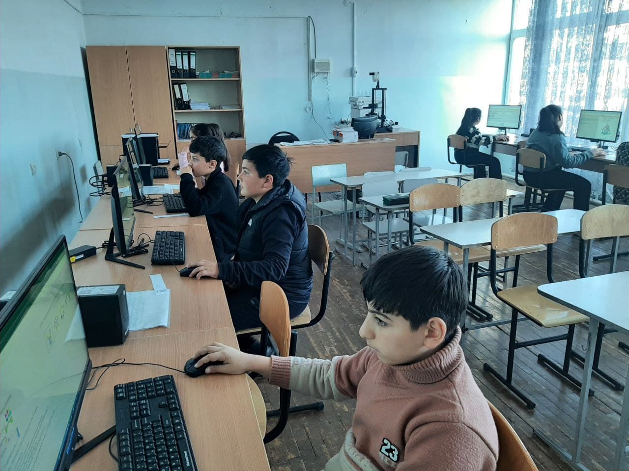 A computer room in Gavar during the Bebras Challenge.